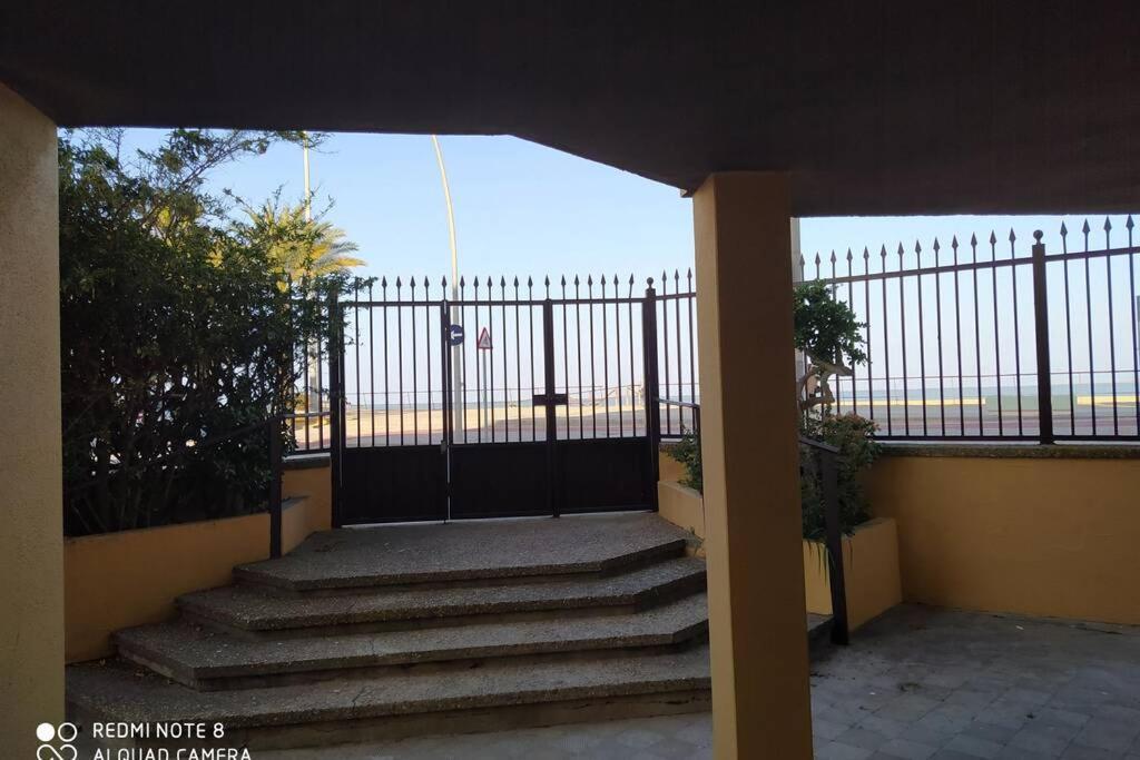 Apartamento En Primera Linea De Playa Sanlucar de Barrameda Bagian luar foto