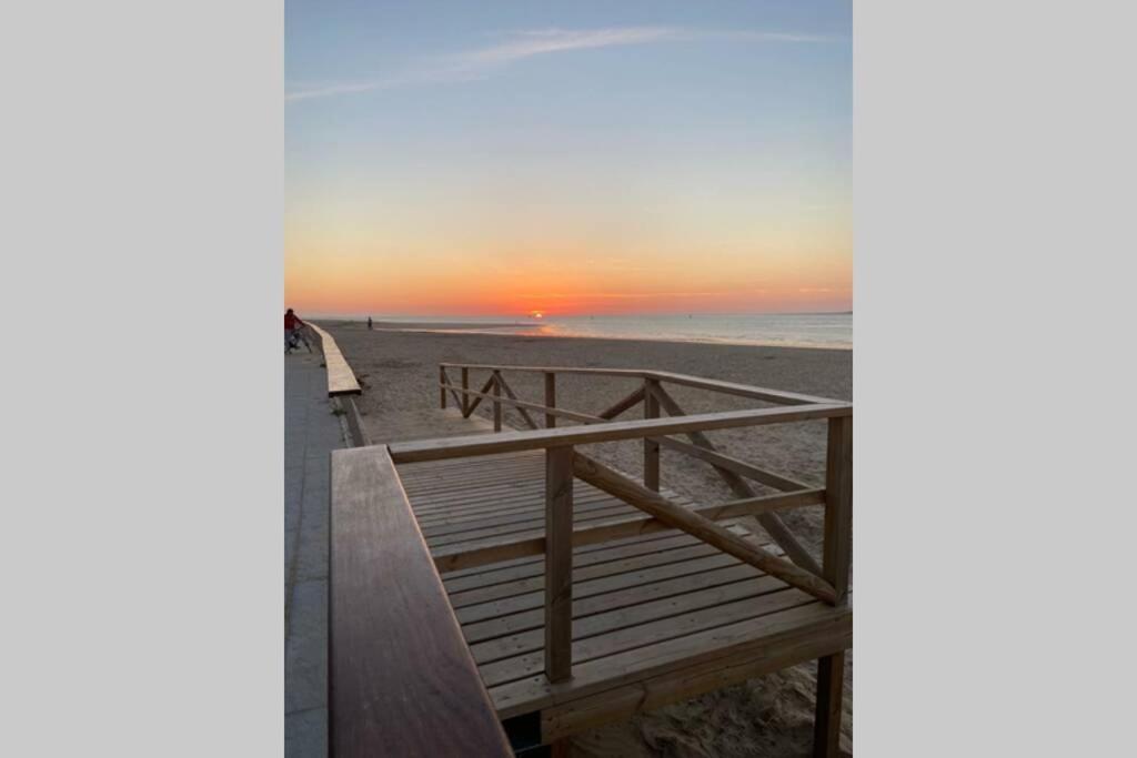 Apartamento En Primera Linea De Playa Sanlucar de Barrameda Bagian luar foto